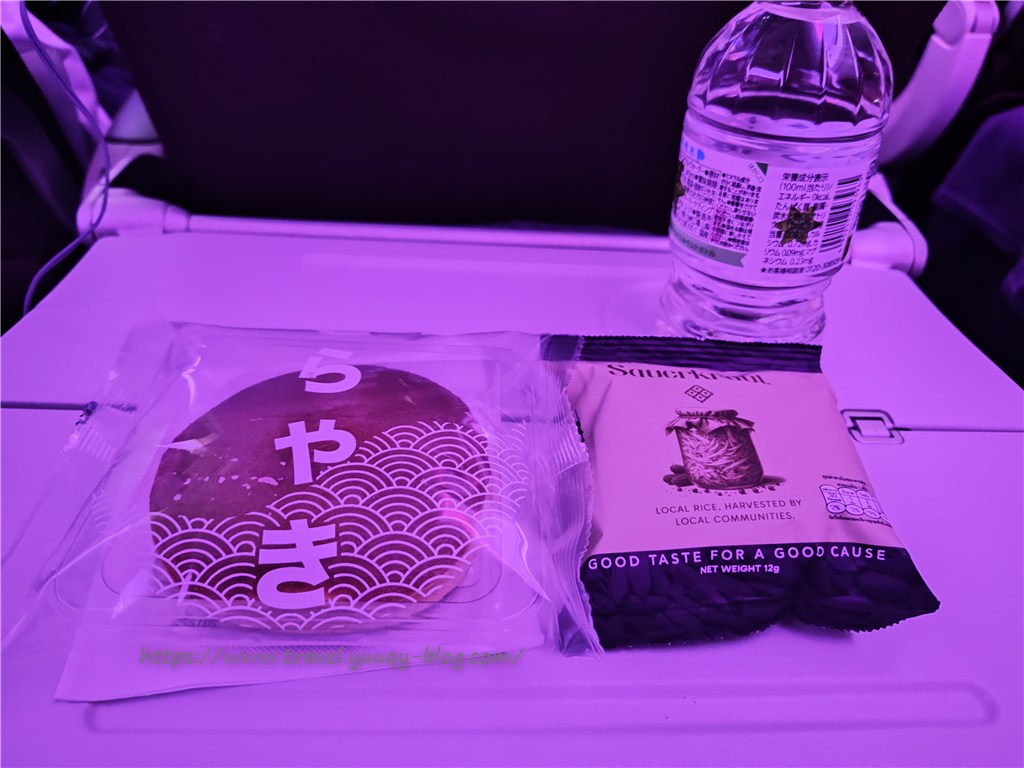 機内食ででたおやつ「どらやき」